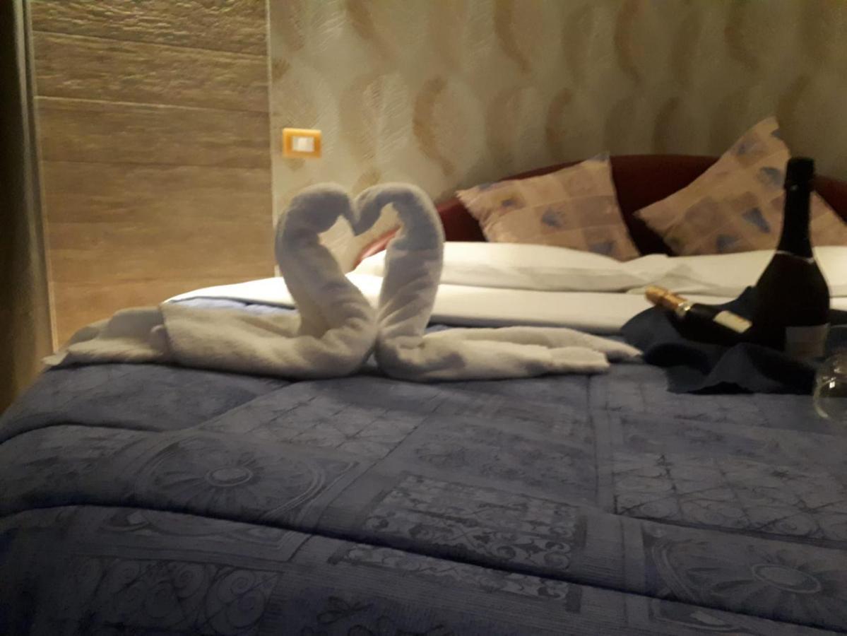 Thaire Resort Кастель-Вольтурно Екстер'єр фото