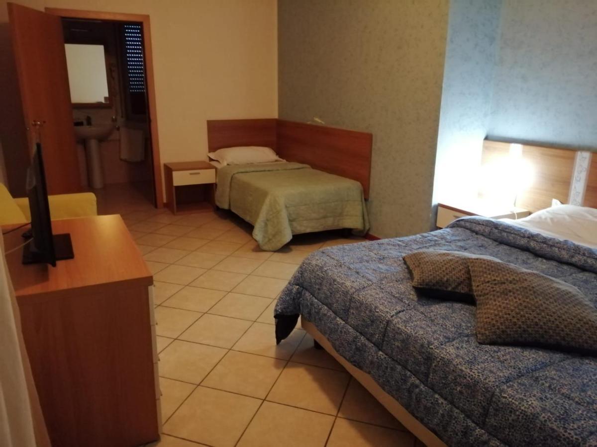 Thaire Resort Кастель-Вольтурно Екстер'єр фото