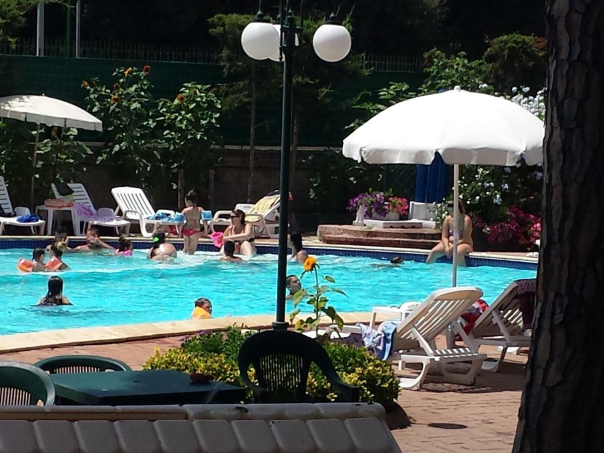 Thaire Resort Кастель-Вольтурно Екстер'єр фото