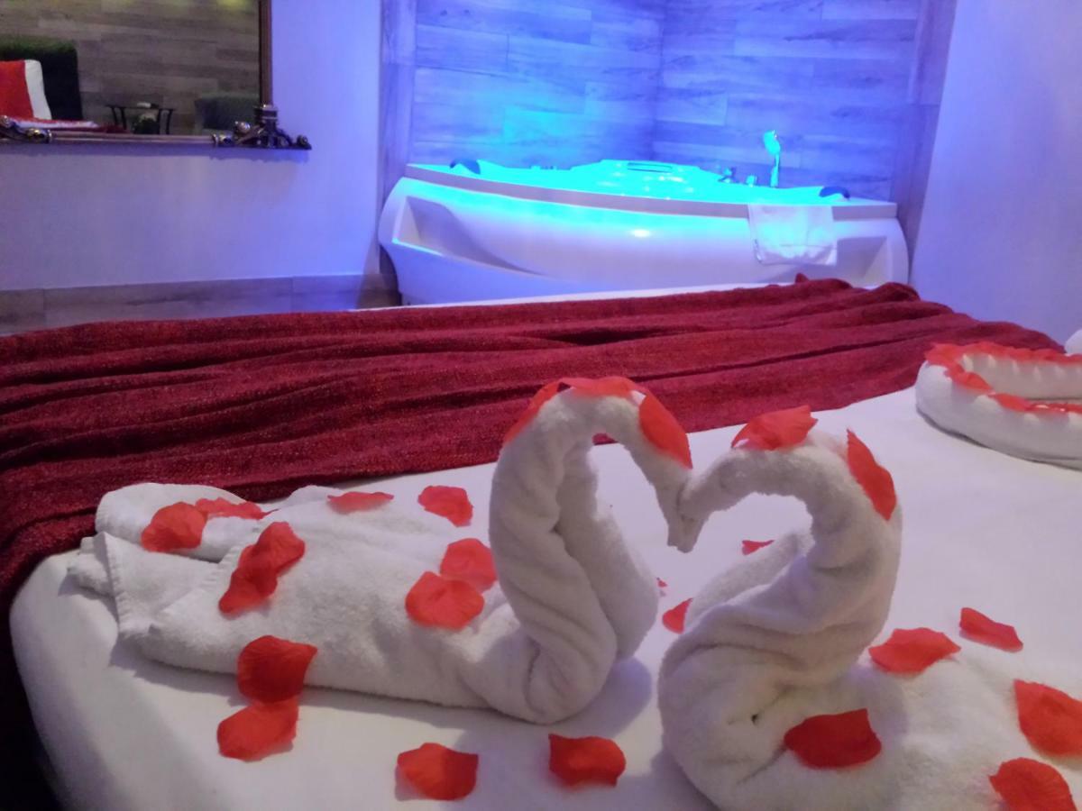 Thaire Resort Кастель-Вольтурно Екстер'єр фото
