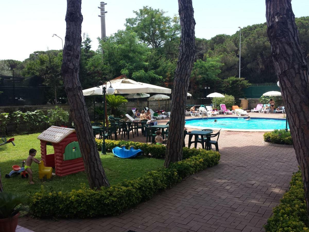 Thaire Resort Кастель-Вольтурно Екстер'єр фото