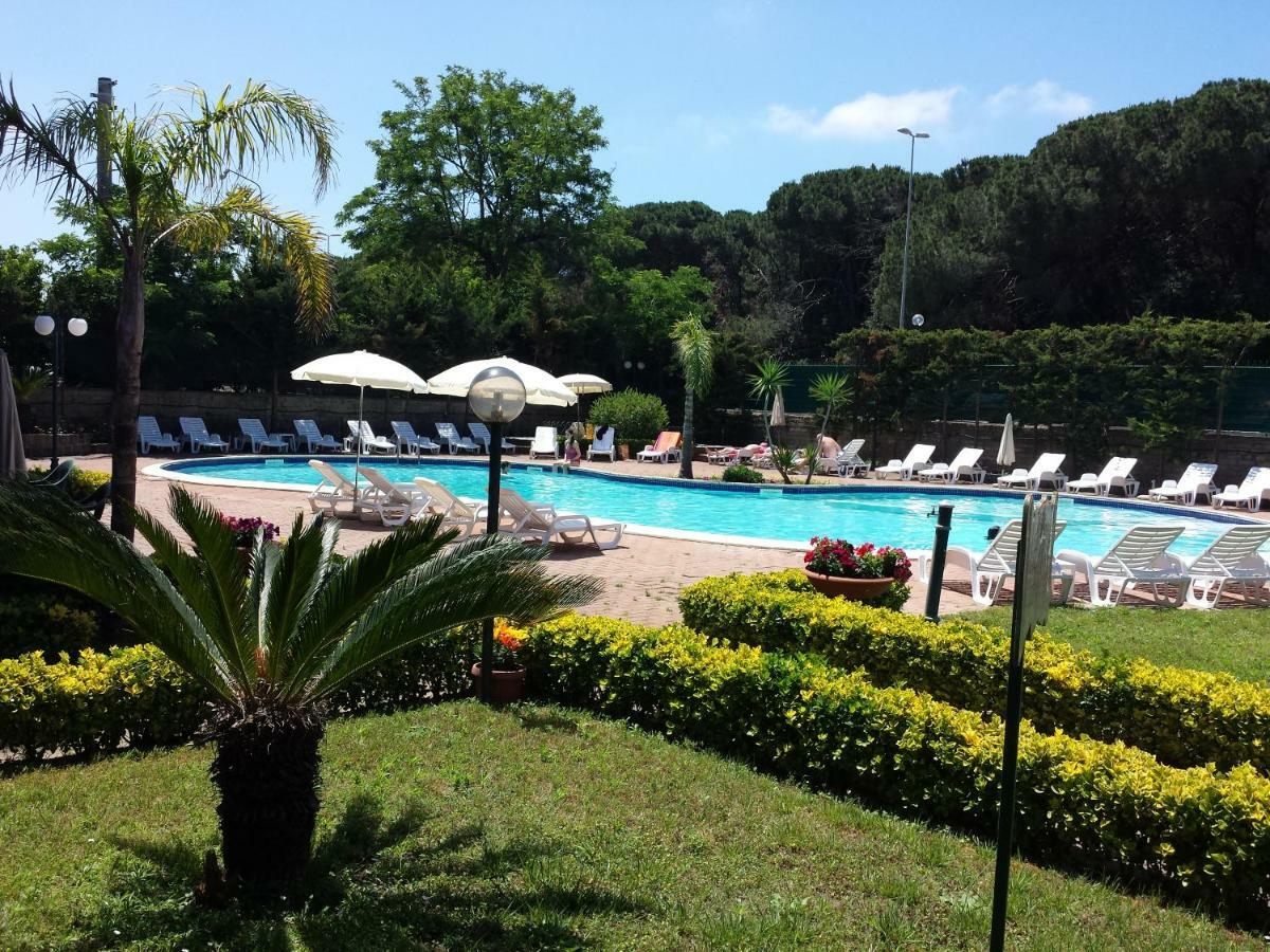 Thaire Resort Кастель-Вольтурно Екстер'єр фото